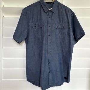 Men’s button-down dress shirt size, excellent condition, size XL.